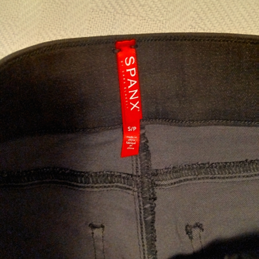 Spanx Vintage Black Distressed Ankle Jean Leggings Size S - Picture 6 of 11
